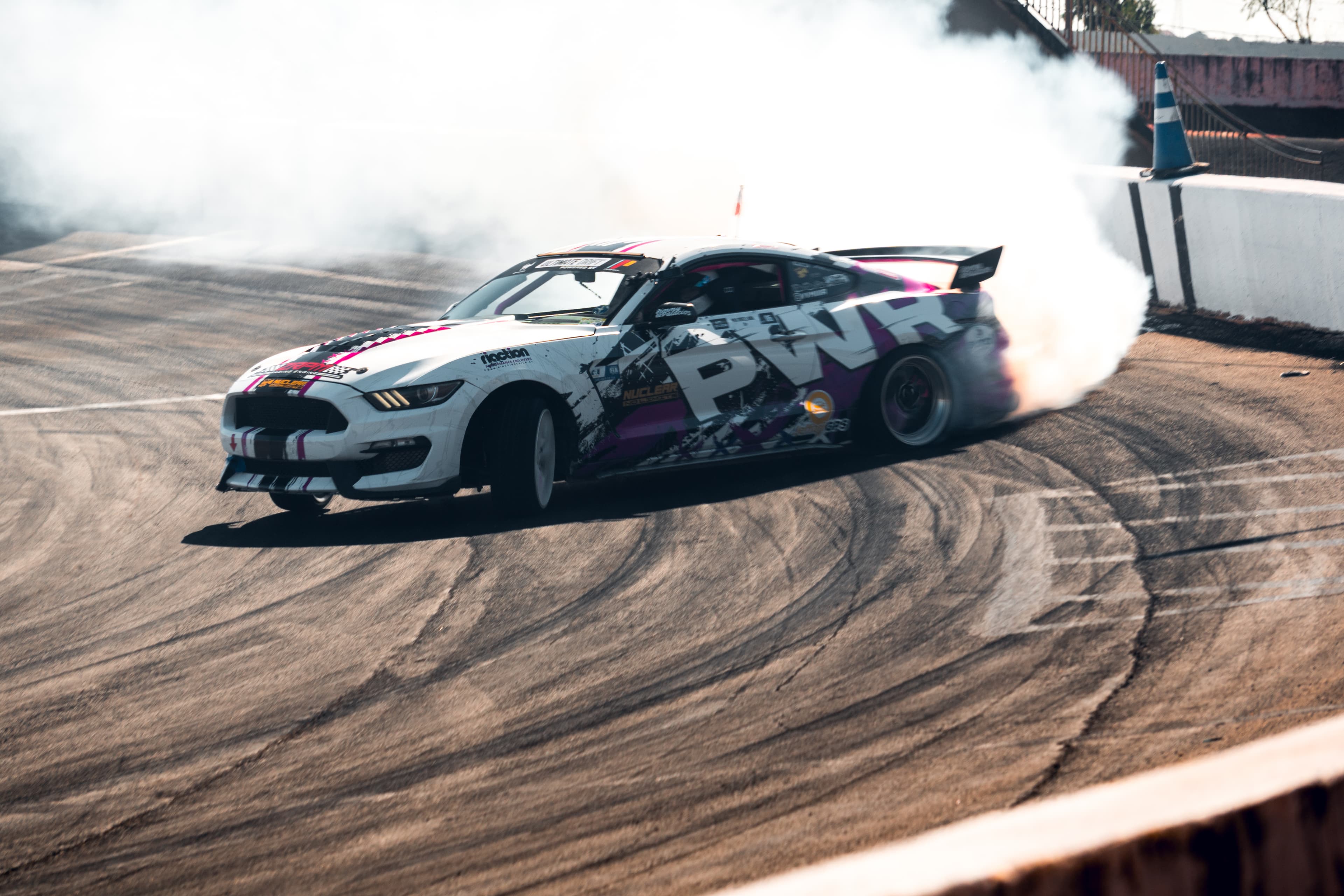 Mustang de competencia de Mía Orellana